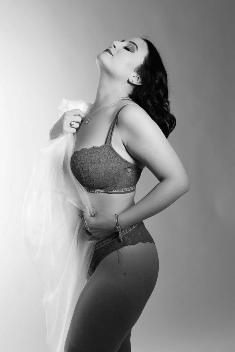 Book A Boudoir Photoshoot, Boudoir Manchester, curves photography altrincham