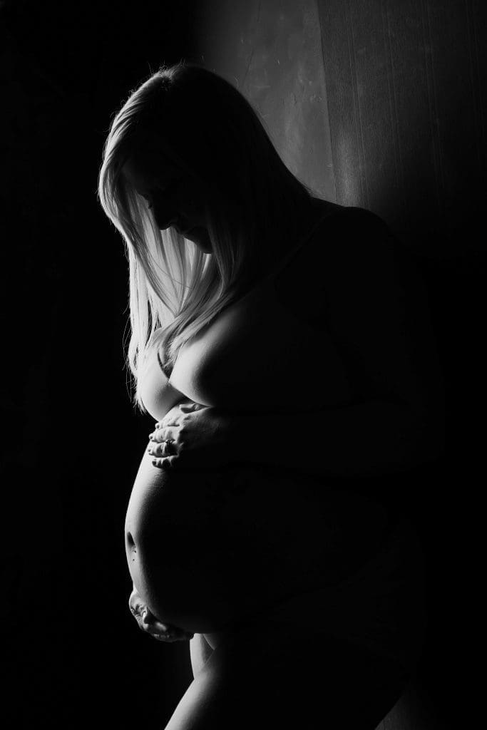 Maternity Boudoir Photoshoot, photo shooting pregnancy, pregnancy maternity photo shoot
